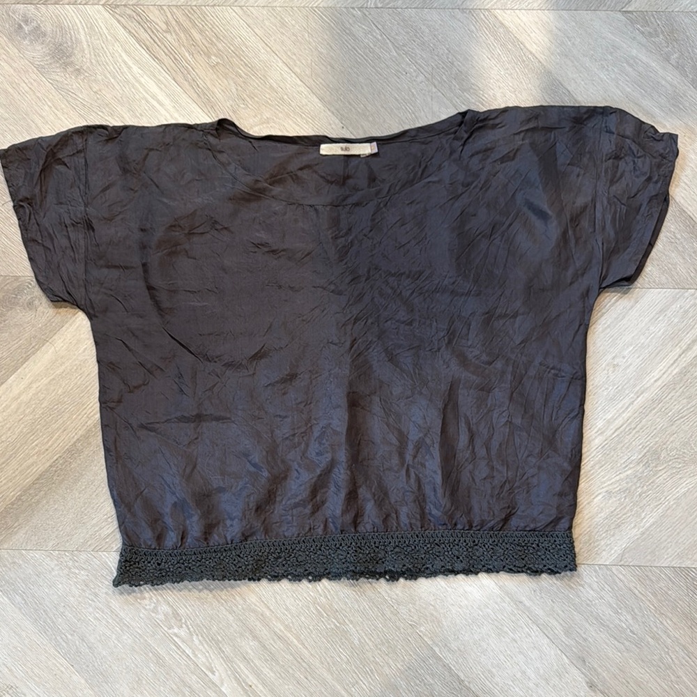 Black Boxy Relaxed Blouse